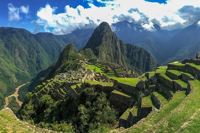 2 Day Hiking Short Inca Trail to Machu Picchu - Entering Machu Picchu the short-trail way