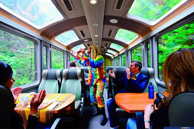 2-Day Sacred Valley & Machu Picchu Group Tour from Cusco - Who your guide support looks like on the ground