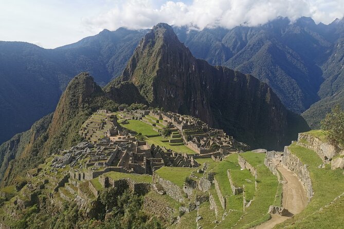 2-Day Tour in Sacred Valley and Machu Picchu from Cusco - Guide quality: Michael and José-style excellence (and why it shows)