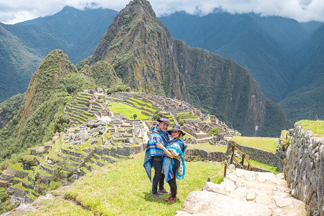 2-Day Tour: Sacred Valley & Machu Picchu – All Tickets Included - Taray Viewpoint: A Fast Hit of Sacred Valley Drama