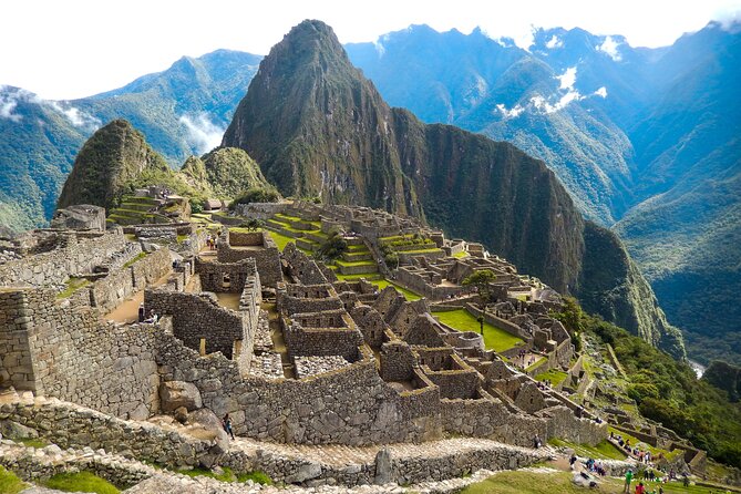 2-Day Tour: Sacred Valley & Machu Picchu – All Tickets Included - Pisac Market Stop: The Short Local Break