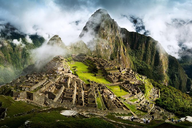2 Day - Tour to Machu Picchu from Cusco - Group Service - Cusco to Aguas Calientes: Day 1’s Train Ride and Easy Reset