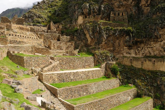 2 Days : Sacred Valley Conection Machu Picchu || Private Tour || - Day 1: Pisac Ruins, Urubamba Buffet Lunch, and Ollantaytambo Temple Views
