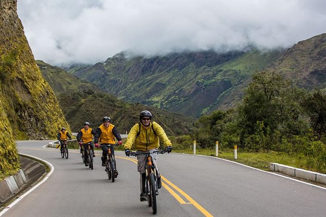 4-Day Inca Jungle Adventure, Mountain Biking, Rafting and Zipline - Day 4: Machu Picchu main gate from Puente Ruinas, plus which circuit matters