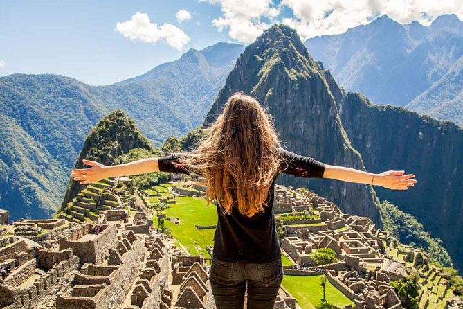 5 Day - Tour to Machu Picchu Traditional - Group service - Day 1 in Cusco: Qorikancha, Santo Domingo, and the stone that still weighs