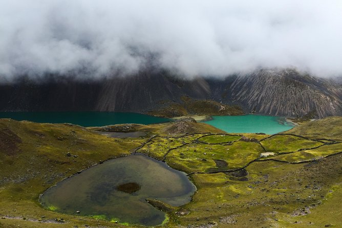 Ausangate Trek 5 Days - Day 2: Arapa Pass, Puqa Q’ocha Lakes, and Apacheta at 4,980 m