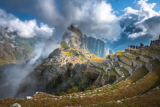 Belmond Hiram Bingham Train to Machupicchu - Full Day - Entering the Belmond Hiram Bingham experience in Cusco
