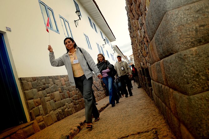 Cusco City Sightseeing and Sacsayhuaman Archeological Park Tour - Qorikancha (Temple of the Sun): Where Gold-Plated Legends Meet Real Architecture