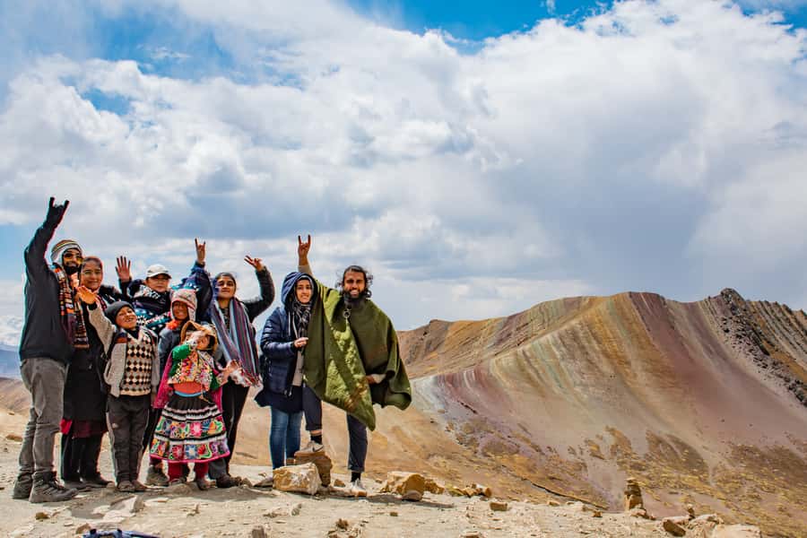 Cusco: Full-Day Palcoyo Rainbow Mountain All-Inclusive Tour - Cusco Pickup and the Long Road to Palccoyo