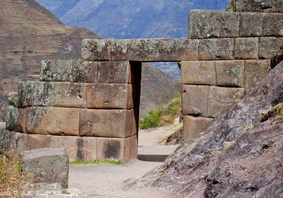 Cusco: Full-Day Sacred Valley and Maras Tour - Urubamba Lunch Break: Fuel Up on the River Route