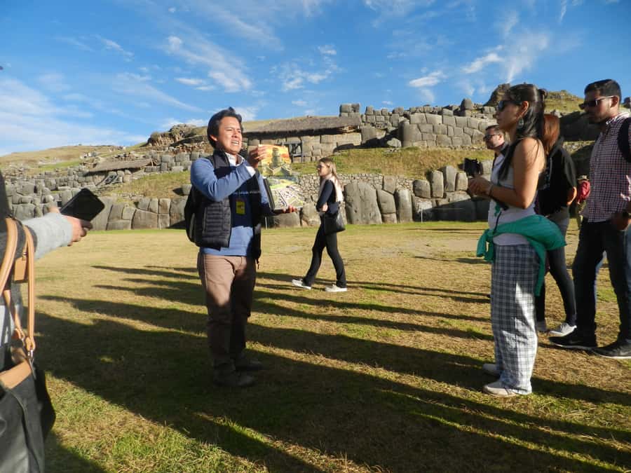 Cusco: Half-Day Historic City Tour - Qenqo, Puca Pucara, and Tambomachay: sacred places, practical functions