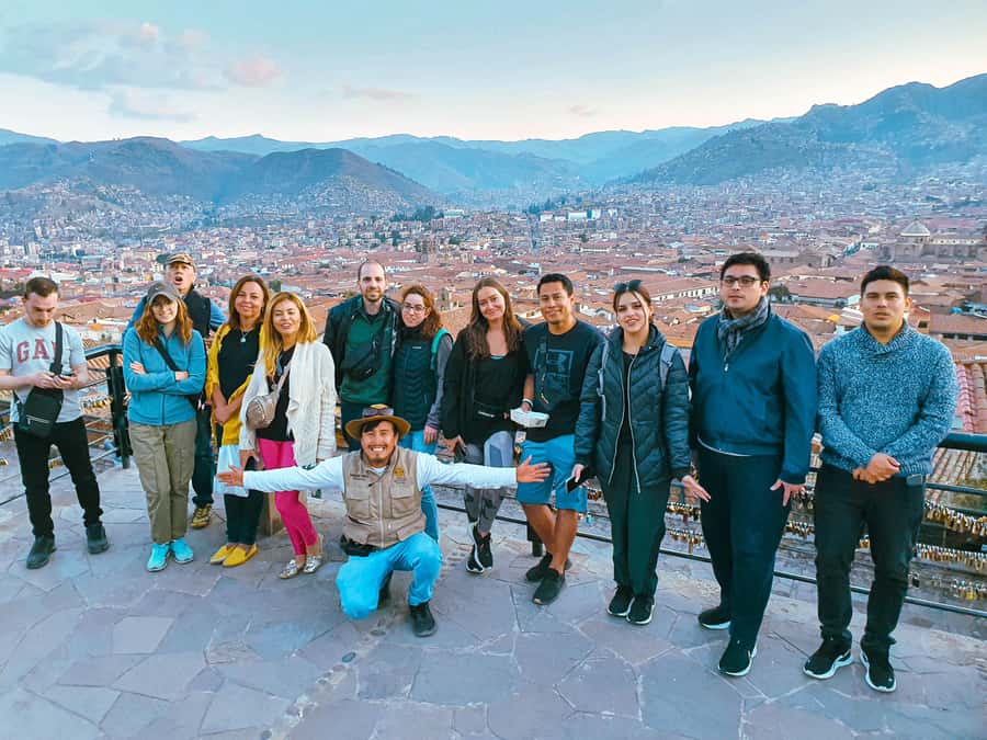 Cusco: Historic Walking Tour with Pisco Sour and Music Show - Balcony views, the 12 and 13 angled stones, and street-level Inca math