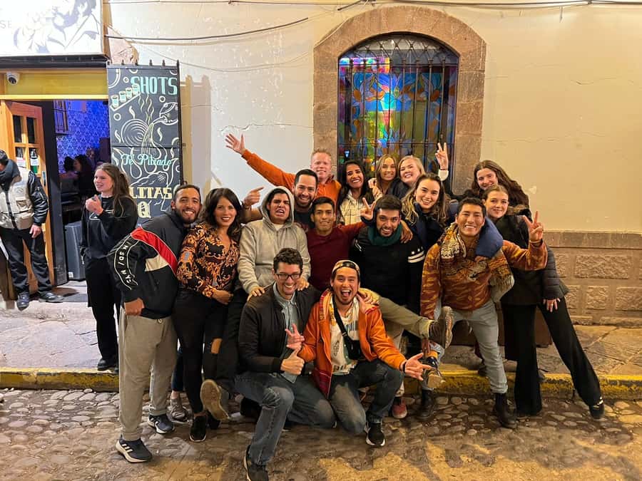 Cusco: Pub Crawl with Skip-the-Line Access and Drinks - Guide support and group energy: David’s inclusion approach matters