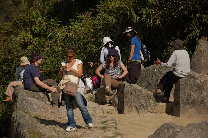 Cusco Sacred Valley and Machupicchu 4 Days - Machu Picchu full day: the 04:00 pickup, train to Aguas Calientes, and a bus zigzag up