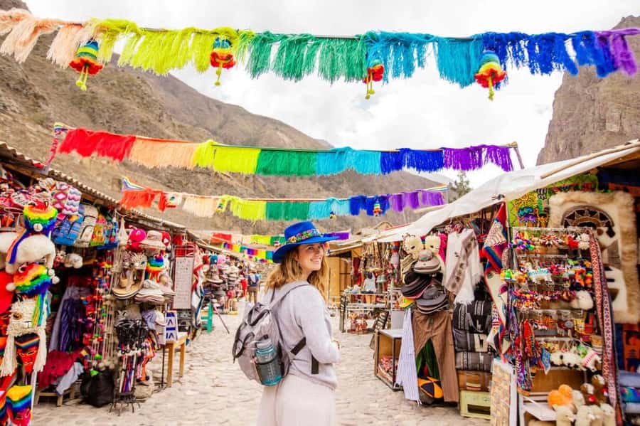 Cusco: Sacred Valley, Pisac, Ollantaytambo, Salt Mines Moray - Chinchero’s textiles: where the valley’s traditions show first