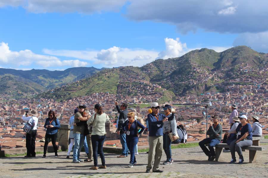 Cusco: Sightseeing Tour of the City on an Open-Top Bus - The “Secret” Stop: Ceremony, Break Time, and Textile Shopping Rhythm