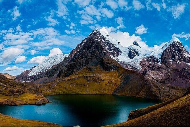Excursion to Ausangate & 7 lakes with Coca Ceremony |Private| - The coca leaf ceremony: how it fits into the day