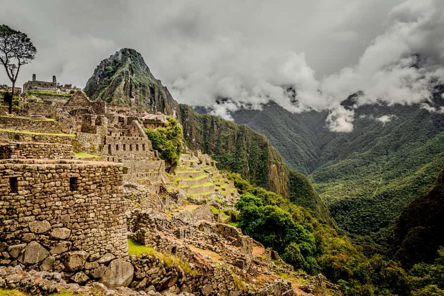 From Cusco: 2-Day Inca Trail to Machu Picchu - Day 1: Cusco to Hydroelectrica and the walk into Aguas Calientes