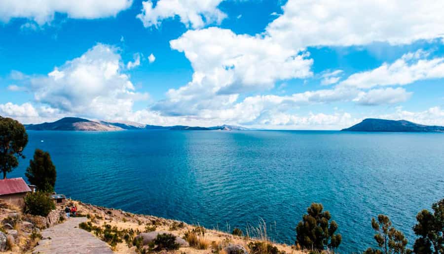 From Cusco: 2-Day Lake Titicaca Tour - Day 2 Morning on Lake Titicaca: Uros Floating Islands With a Cultural Demonstration