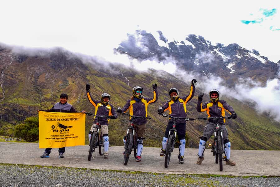From Cusco: 4-Day Inca Jungle Adventure to Machu Picchu - Day 2: coffee and coca plantations, Inca Trail ridgelines to Quellomayo, then Cocalmayo hot springs