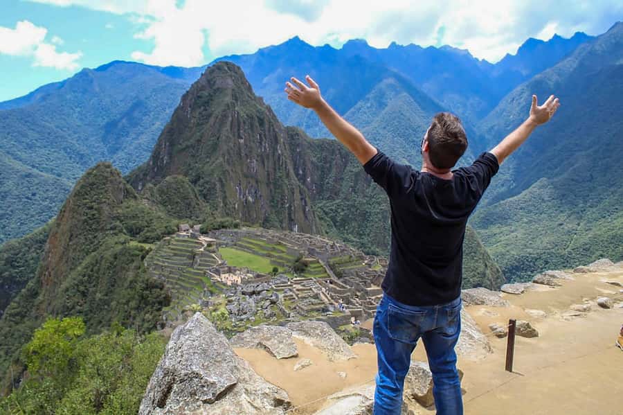 From Cusco: Full-Day Group Tour of Machu Picchu - The panoramic train to Aguas Calientes: the view you can’t replicate by planning