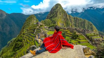 From Cusco: Machu Picchu 2-Day Inca Trail - Day 1: hotel pickup, Sacred Valley train time, and the Wiñay Wayna approach