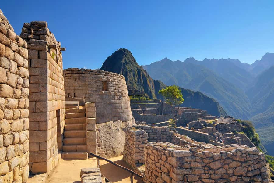 From Cusco: Machu Picchu Full-Day Guided Tour - Aguas Calientes time: your chance to refuel and browse