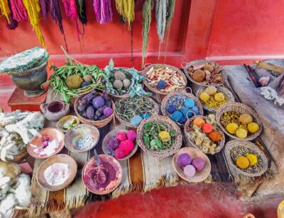 From Cusco: Moray, Maras Salt Mines & Chinchero Weavers Tour - Chinchero Weavers: where natural plants become textile color