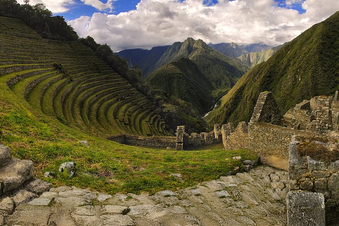 Inca Trail 4 Day Adventure to Machu Picchu with Panoramic Train - Inca Flat to Phuyupatamarca: the cloud-forest day with big views