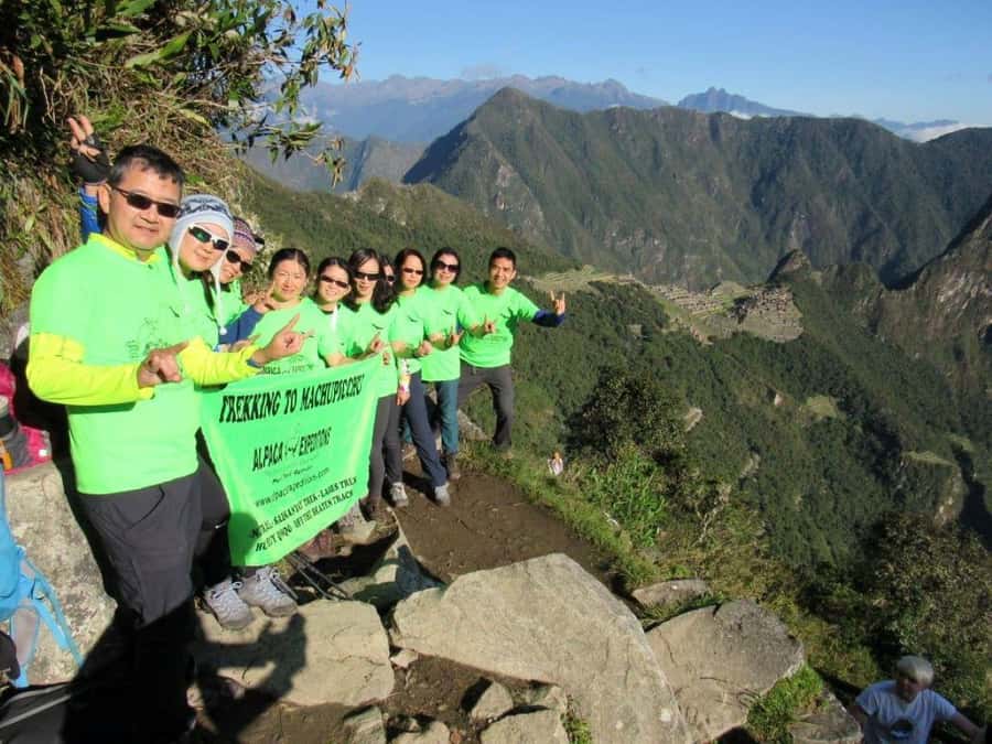 Machu Picchu: Inca Trail 2-Day Overnight Guided Tour - The chef’s lunch and the push toward Sun Gate