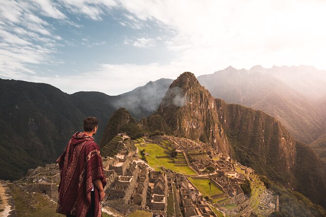 Machu Picchu Mystical Tour Cusco - Peru - Day 1: 6:00 am Cusco pickup, Hydroelectrica lunch, and the hike to Aguas Calientes