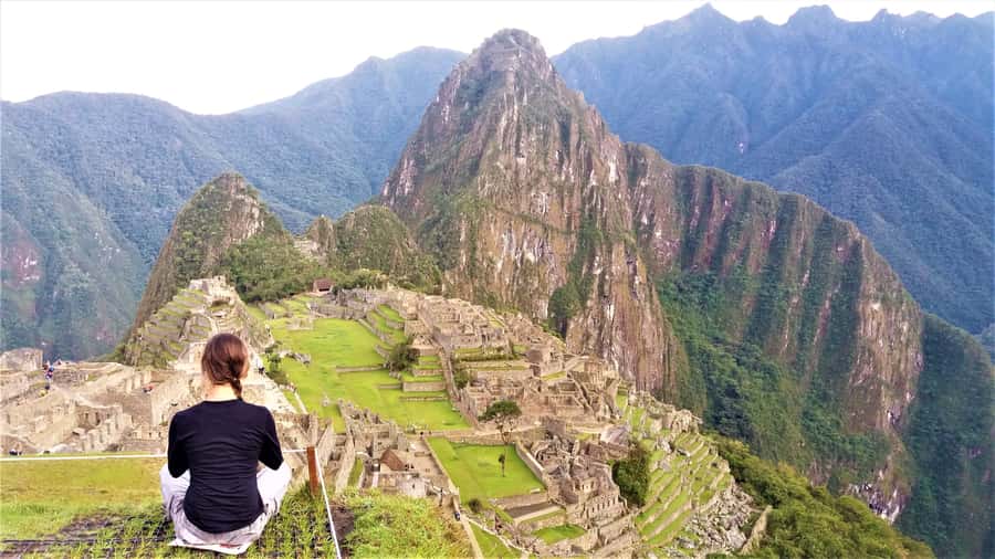 Machu Picchu: Private Tour Guide Service - From Aguas Calientes to the ruins: the meet-up that saves stress