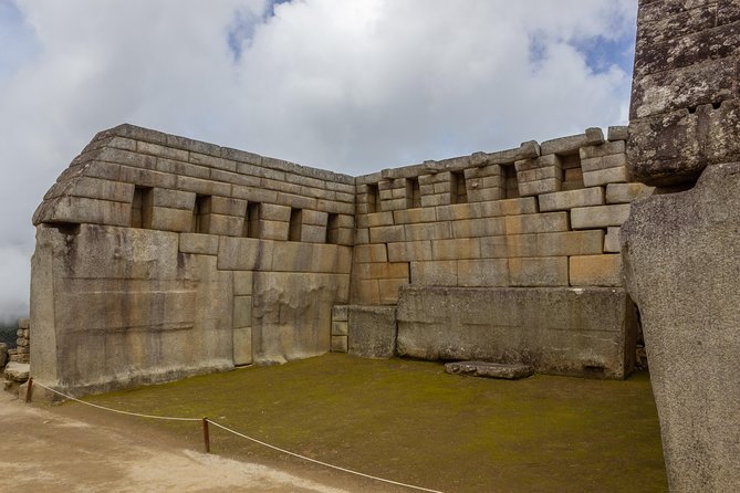Machu Picchu Tour by Vistadome Panoramic Train from Cusco - Your 2-Hour Guided Walking Tour (Plus Photo Time)