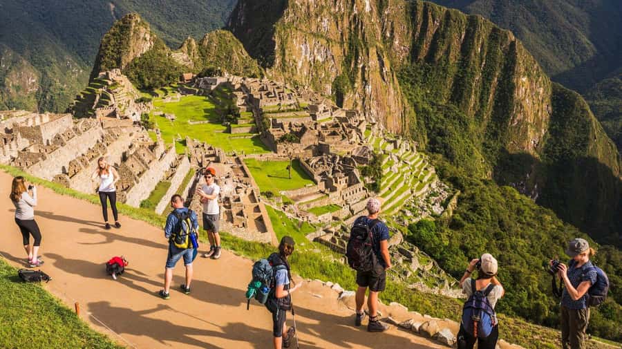 Machu Picchu: Tour Guide Service & Entrance Ticket Circuit-2 - Walking the Sanctuary With a Pro: What Your Guide Will Do