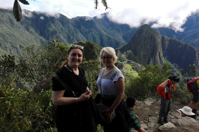 Machupicchu Guide Service - Plaza Manco Capac in Aguas Calientes: setting the stage