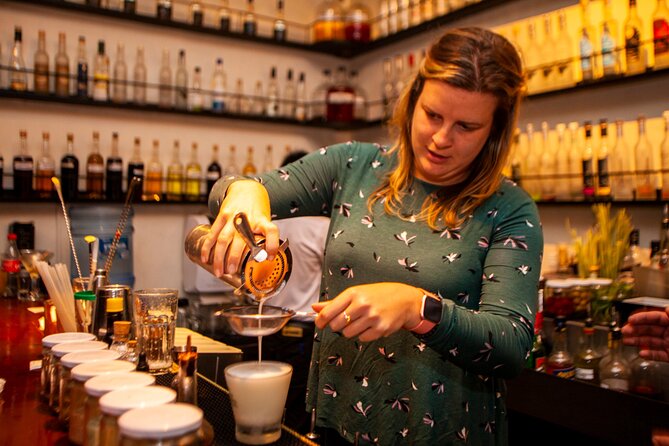 Pisco Sour Secrets: Hands-On Mixology in Historic Cusco - Meeting Point at Casa Intrepid: Simple Fix for Common Confusion