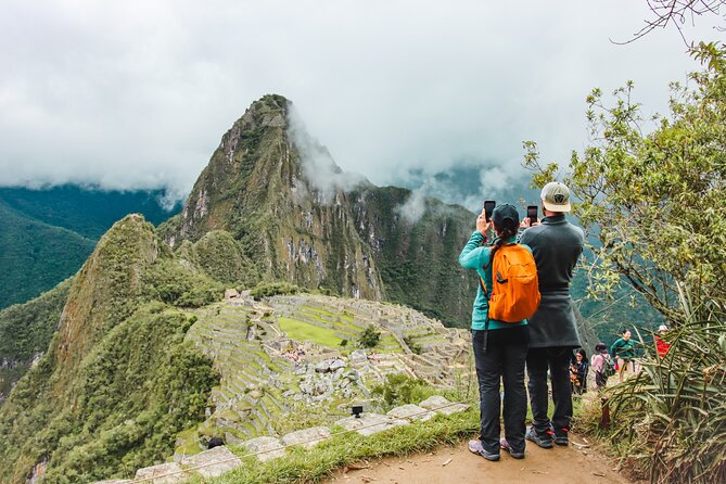 Private Machu Picchu Day Tour by Panoramic Train - Ollantaytambo to Aguas Calientes: Voyager vs Vistadome Panoramic