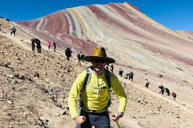 Rainbown mountain cusco 1 Day - The Included Gear: Oxygen and Sticks Are Not Just Extras
