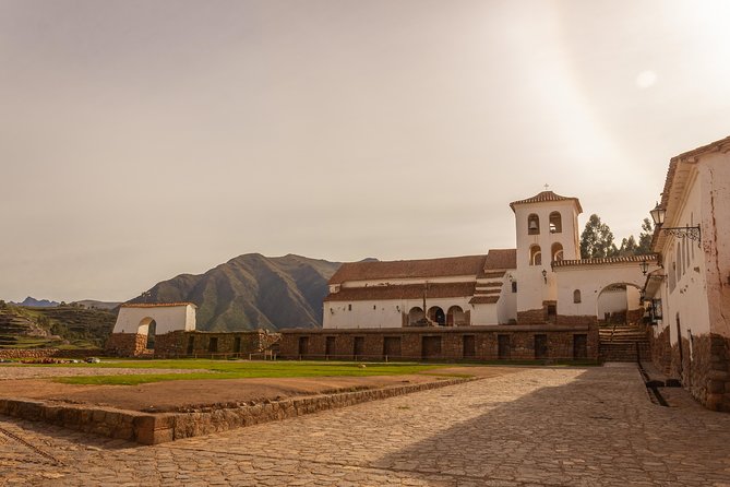 Sacred Valley - Pisac and Ollantaytambo day tour - Manos De La Comunidad: meet alpacas, llamas, and vicuñas