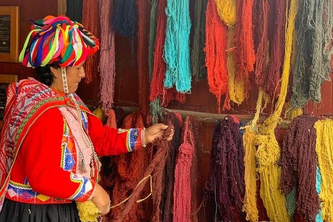 Sacred Valley Textile Workshop – Dyeing & Weaving in Cusco - The backstrap loom lesson: what you’ll learn and why it’s hard
