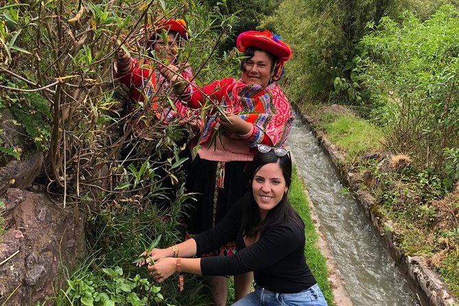 Sacred Valley Textile Workshop – Dyeing & Weaving in Cusco - What you take home: your woven piece, dyed yarn, and provenance card