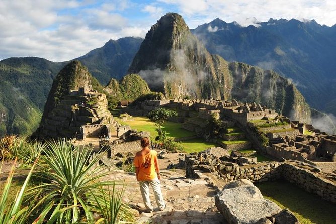Salkantay 5-Day Trek To Machu Picchu - Day 3: Santa Teresa River crossings, La Playa lunch, and optional hot springs