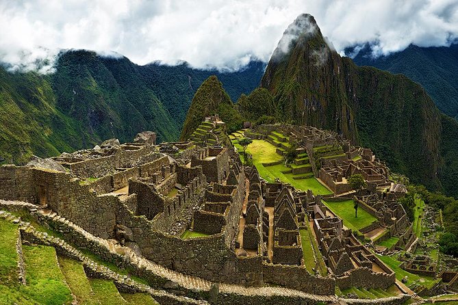 Short Inca Trail 2 Day Hike to Machu Picchu with Permits & Train - Day 1 on the Trail: Chachabamba to Wiñay Wayna to Inti Punku