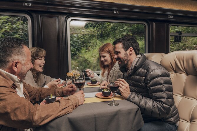 The First Class Machu Picchu Train by Inca Rail - The Machu Picchu arrival plan: private bus and a guided citadel visit