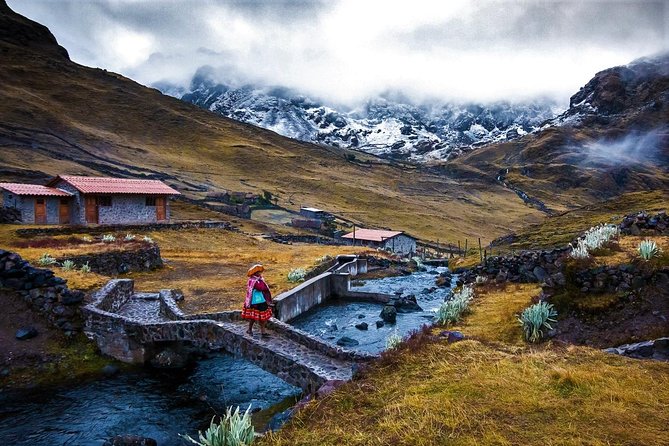 Ultimate Lares Trek & Inca Trail 5 days - Day 4: Train to km 104, ruins at Chachabamba, then Sun Gate